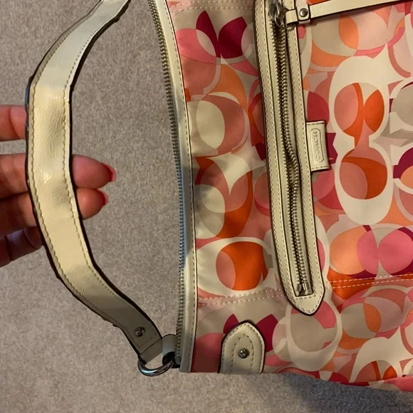 Coach purse with crossbody strap attachment - Picture 3 of 8